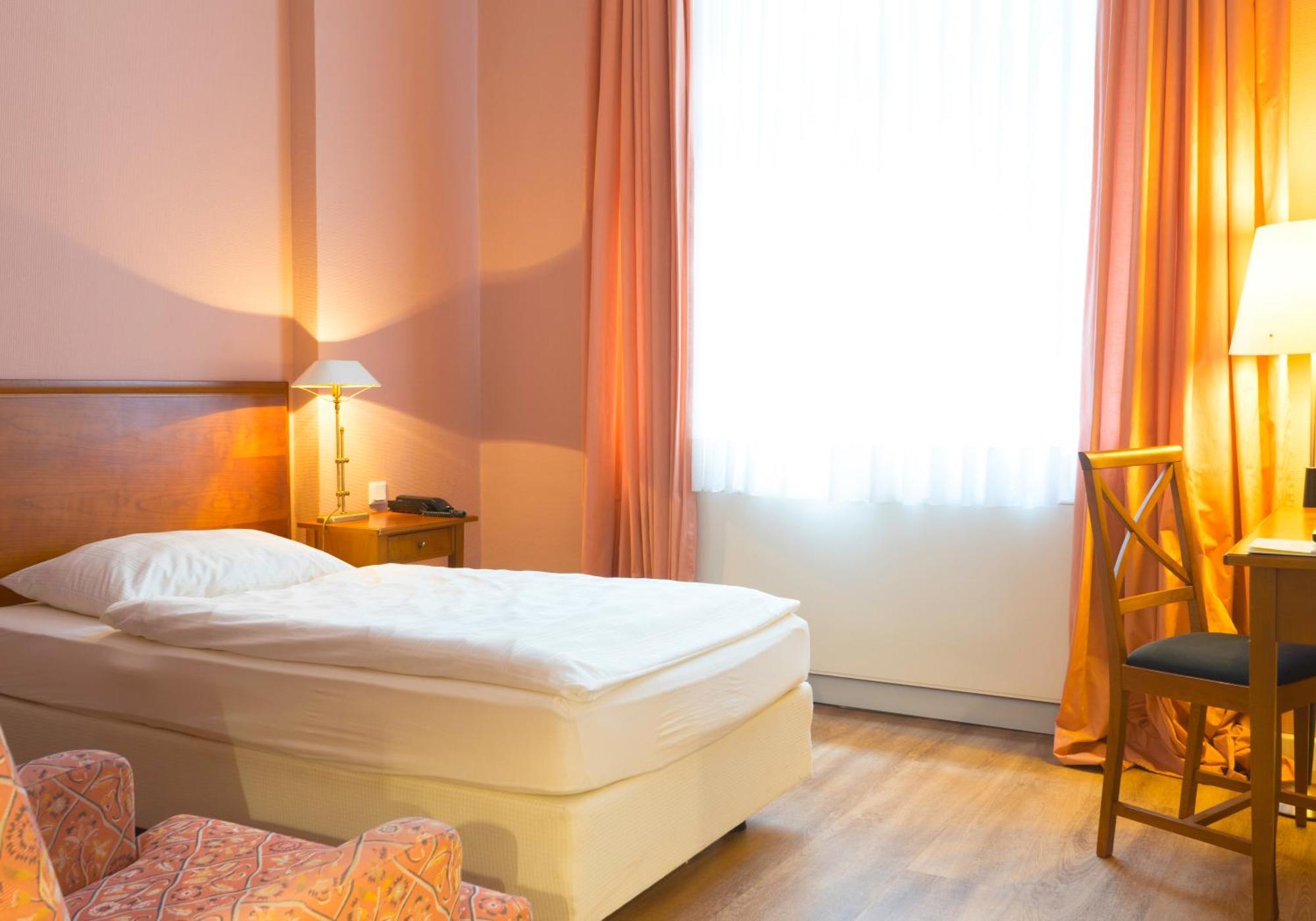 Hotel Villa Viktoria Luise Blankenburg  Pokoj fotografie